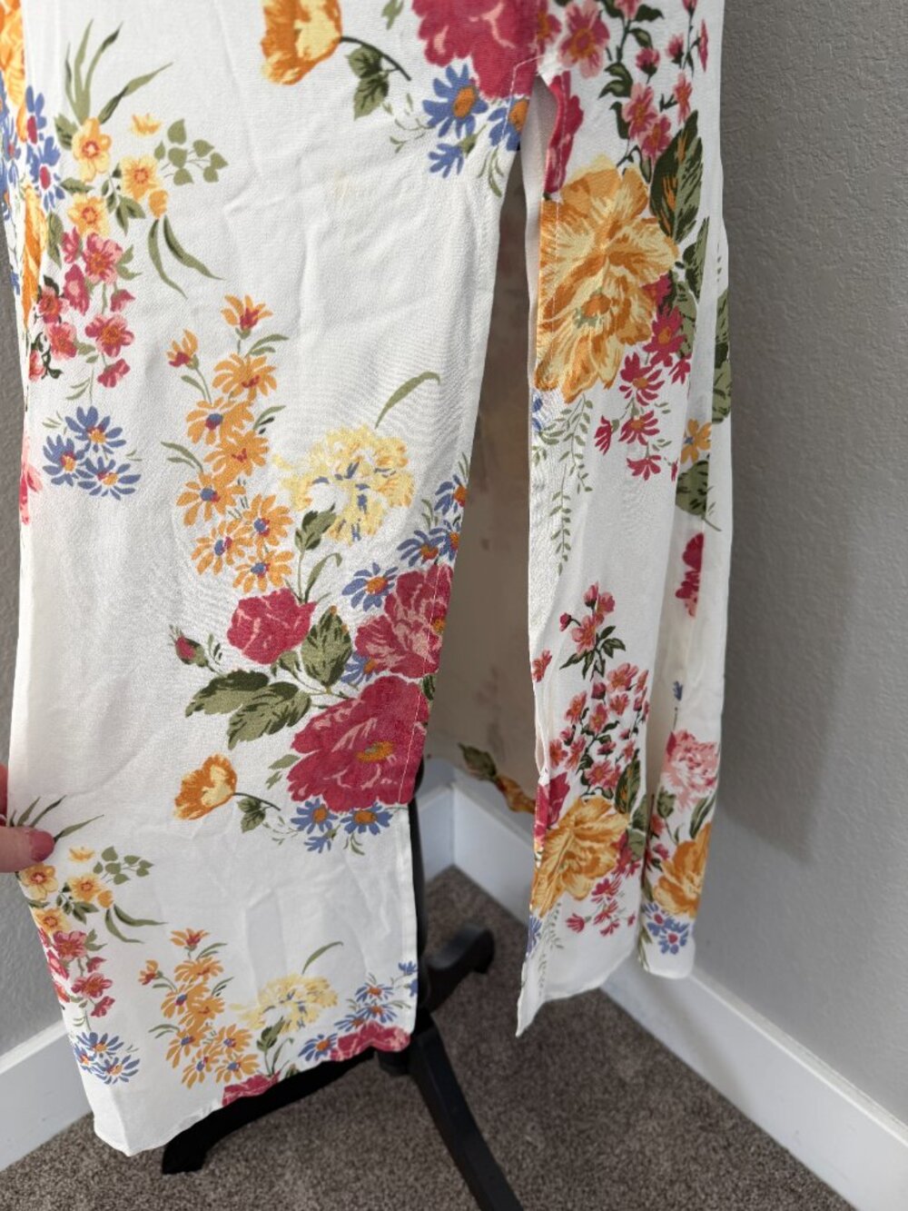 REFORMATION Juliette Crepe Ivory Floral Bouquet Midi Dress 0 - Picture 9 of 11